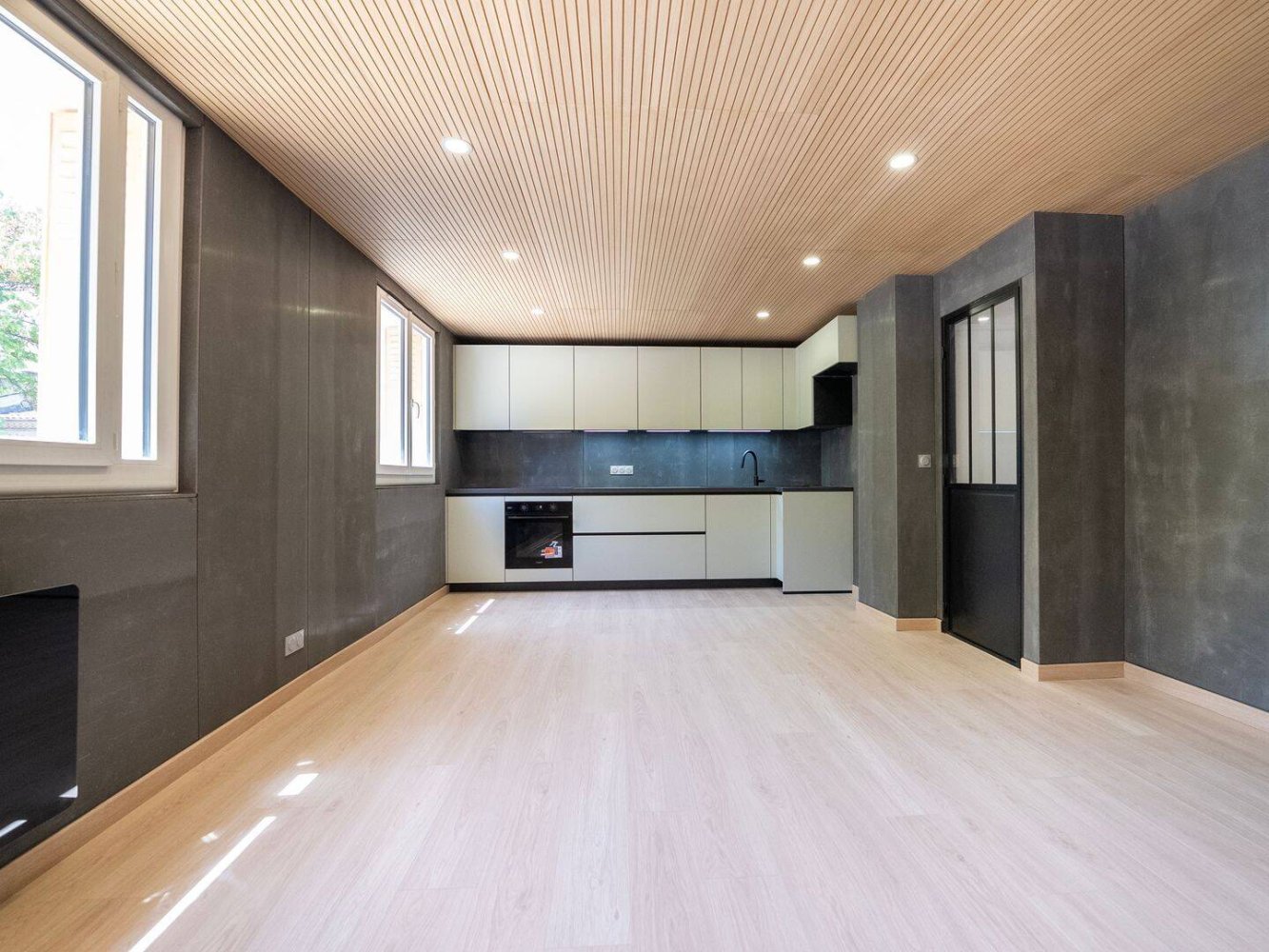 2 bedrooms Apartment in Aix-en-Provence, France No. 325782