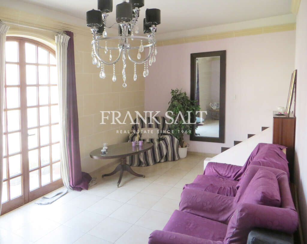 Мезонет с 4 спальнями в Марсаскала, Мальта № 1082