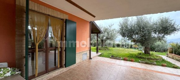 Дом с 5 спальнями в Толентино, Италия № 10851 7