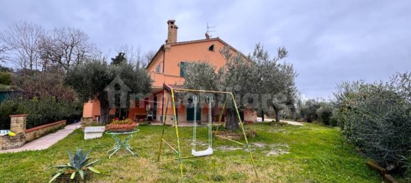 Дом с 5 спальнями в Толентино, Италия № 10851 4