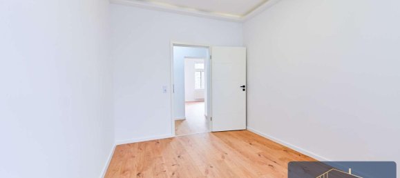 Квартира с 2 спальнями в Цвиккау, Германия № 42572 2