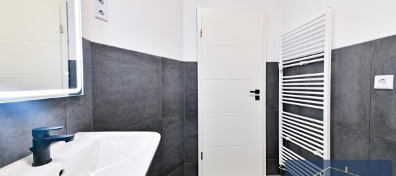 Квартира с 2 спальнями в Цвиккау, Германия № 42572 8