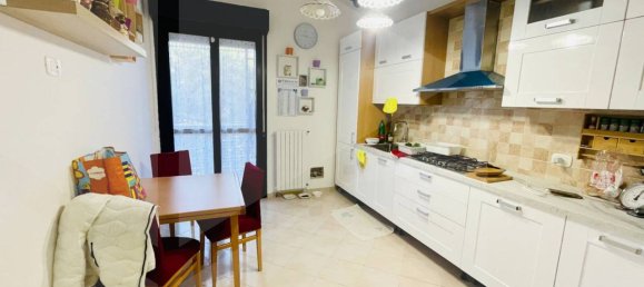 3 rooms Apartment in Valenzano, Italy No. 21741 4