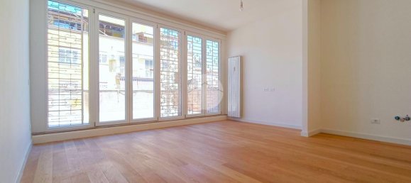 3 rooms Penthouse in Rome, Italy No. 146021 5