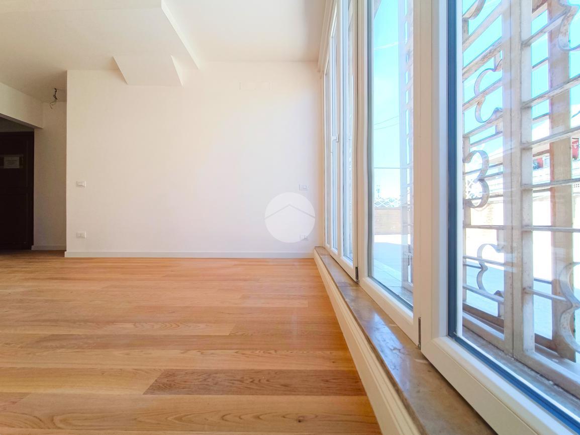 3 rooms Penthouse in Rome, Italy No. 146021