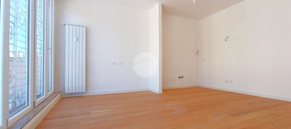 3 rooms Penthouse in Rome, Italy No. 146021 9