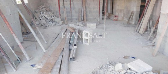 3 bedrooms Penthouse in Salina, Malta No. 1333 5