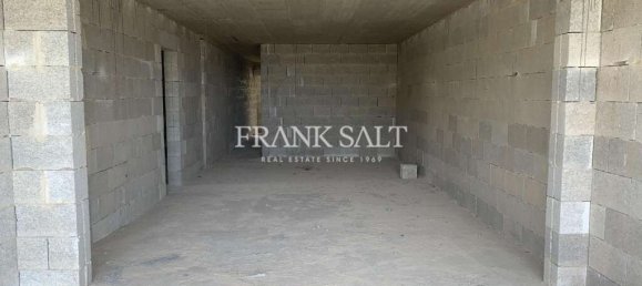 3 bedrooms Penthouse in Salina, Malta No. 1333 8