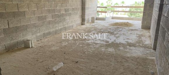 3 bedrooms Penthouse in Salina, Malta No. 1333 6