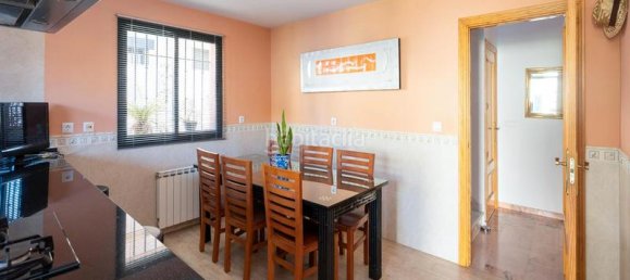 4 bedrooms House in Jun, Spain No. 94740 3