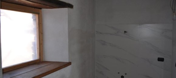 7 rooms House in Valmozzola, Italy No. 72176 18