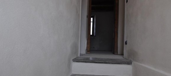 7 rooms House in Valmozzola, Italy No. 72176 10