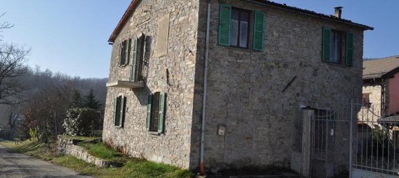7 rooms House in Valmozzola, Italy No. 72176 3