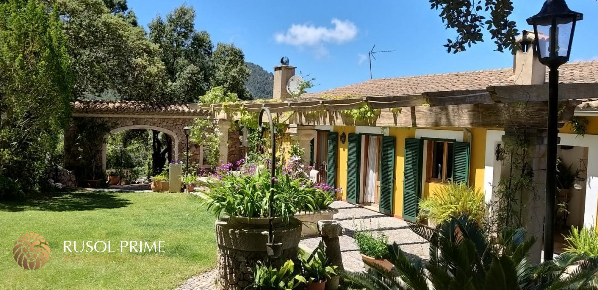 5 bedrooms Finca in Esporles, Spain No. 1361