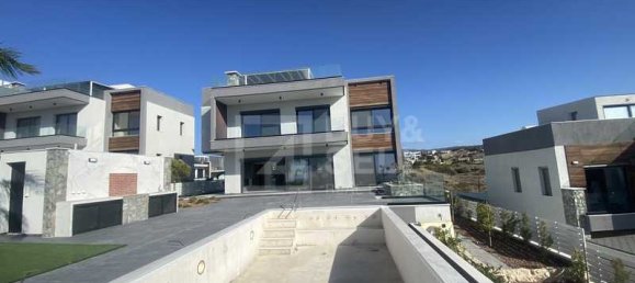 4 bedrooms Villa in Parekklisia, Cyprus No. 19664 2