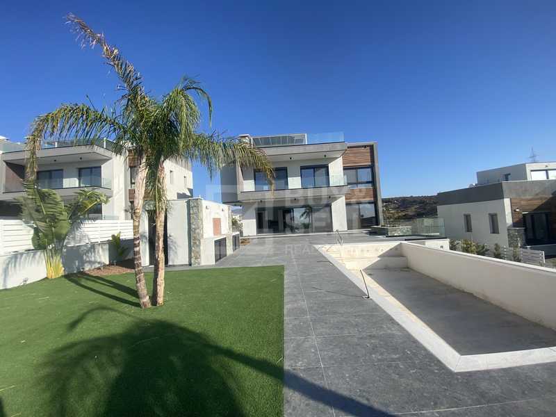 4 bedrooms Villa in Parekklisia, Cyprus No. 19664
