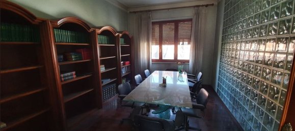 Квартира с 7 комнатами в Фрозиноне, Италия № 32425 18