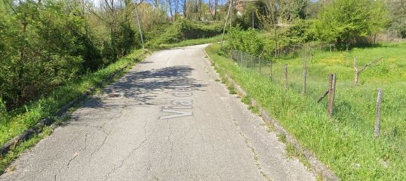 Квартира с 7 комнатами в Фрозиноне, Италия № 32425 9