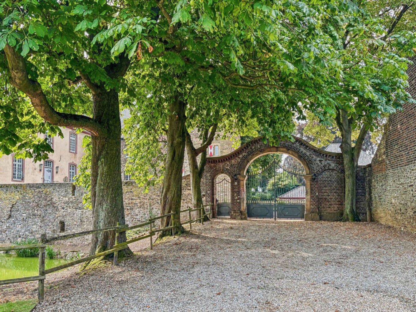 7 rooms Farm in Euskirchen, Germany No. 327451