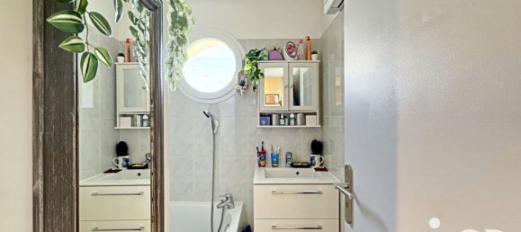 Apartamento de 2 dormitorios en Martigues, France No. 207799 5