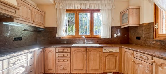 5 bedrooms House in Girona, Spain No. 84411 4