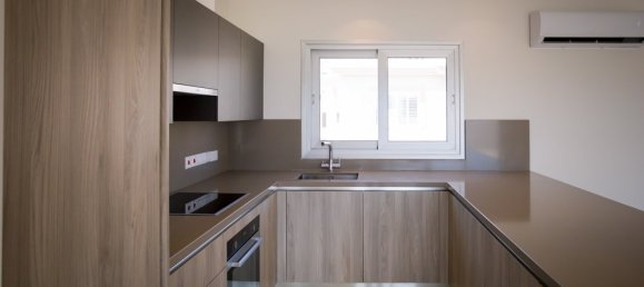 2 Schlafzimmer Wohnung in Germasogeia, Cyprus, Nr. 710 8