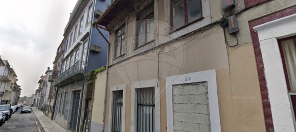 9 bedrooms Building in Porto, Portugal No. 42059 4
