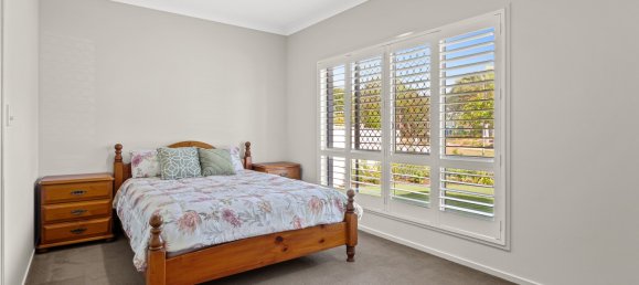 4 bedrooms House in Banksia Beach, Australia No. 930 17