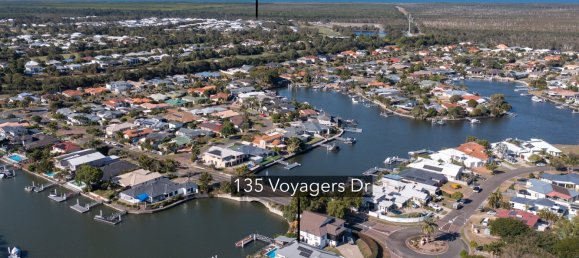 4 bedrooms House in Banksia Beach, Australia No. 930 22