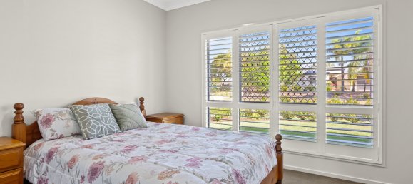 4 bedrooms House in Banksia Beach, Australia No. 930 11