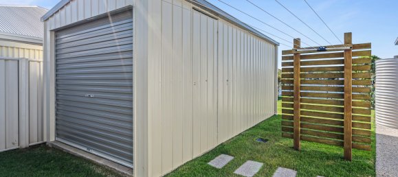 4 bedrooms House in Banksia Beach, Australia No. 930 23