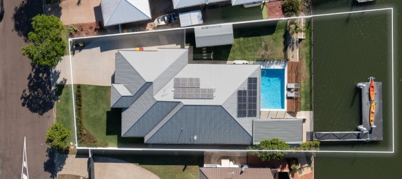 4 bedrooms House in Banksia Beach, Australia No. 930 27