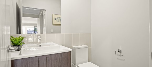 4 bedrooms House in Banksia Beach, Australia No. 930 14