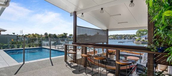 4 bedrooms House in Banksia Beach, Australia No. 930 3