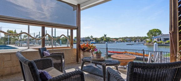 4 bedrooms House in Banksia Beach, Australia No. 930 4