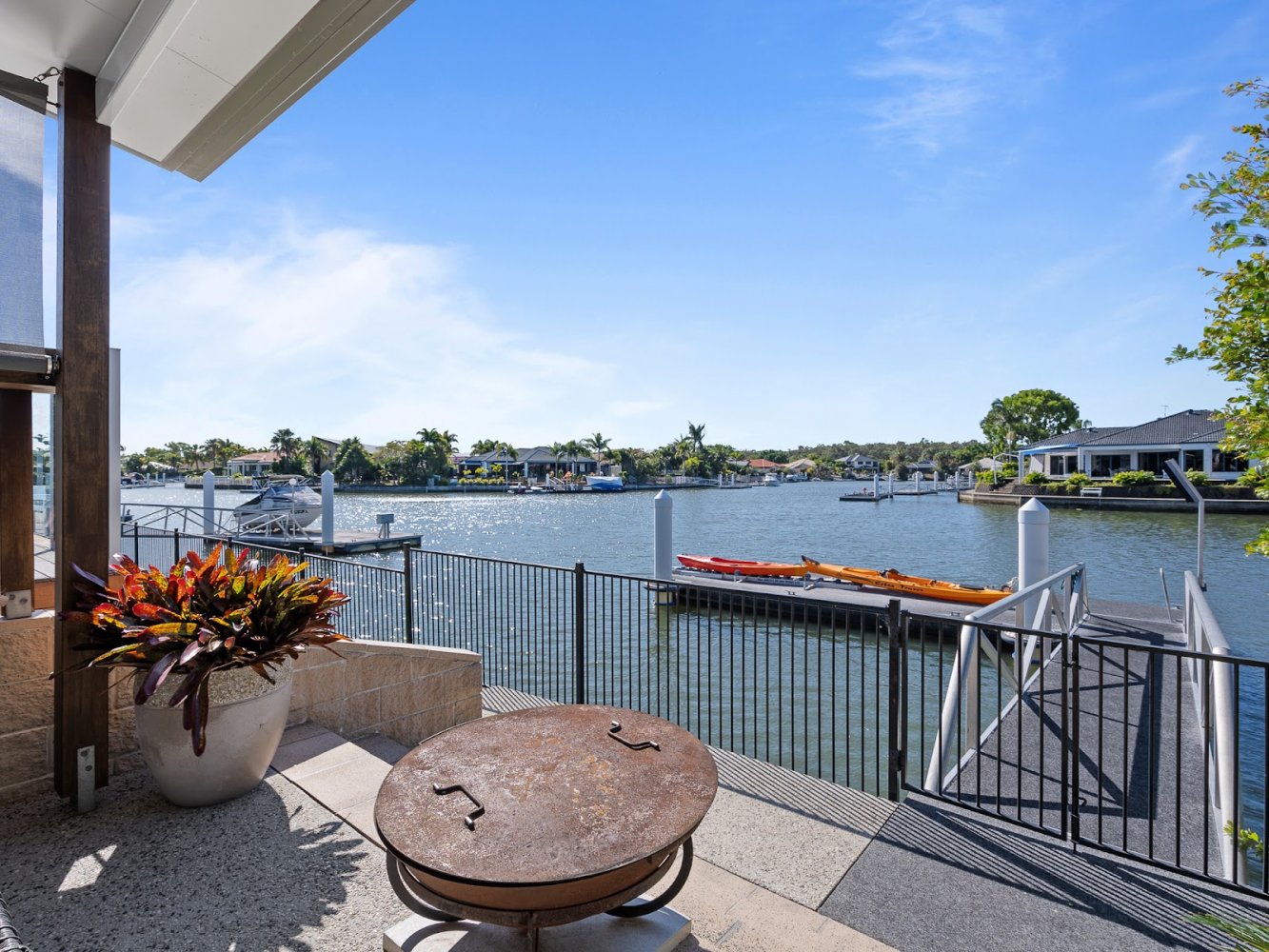 4 bedrooms House in Banksia Beach, Australia No. 930