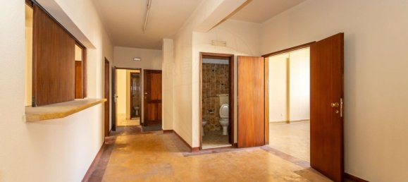 30m² Office in Barreiro, Portugal No. 60135 2