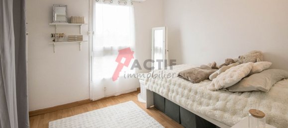 Apartamento de 3 dormitorios en Evry, France No. 137239 3