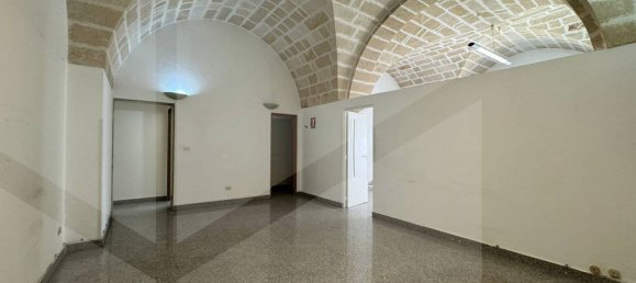 Propiedad comercial de 4 habitaciónes en Monopoli, Italy No. 31218 6