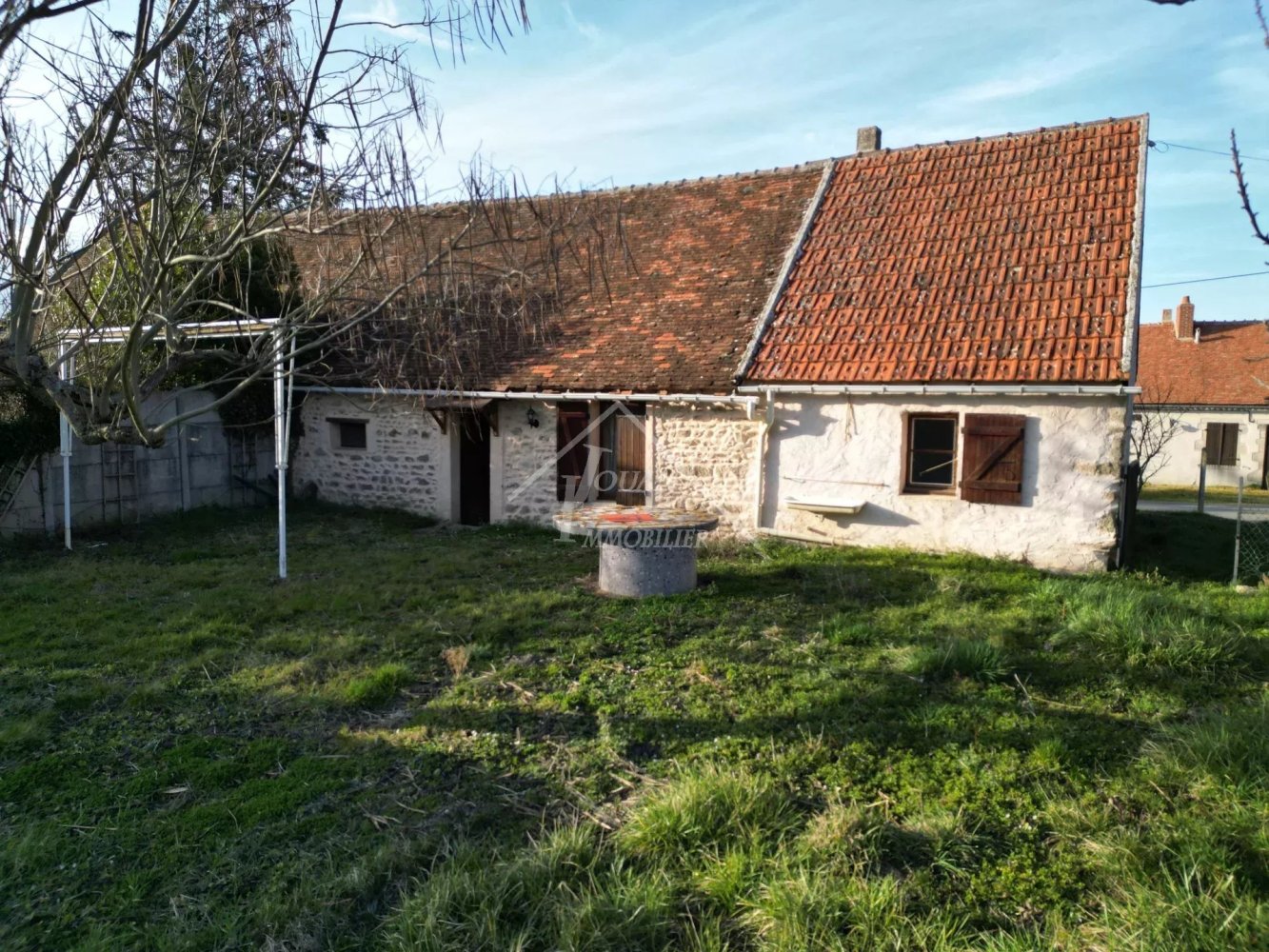 2 غرف نوم منزل في Chirat-l'Eglise, France رقم 201468