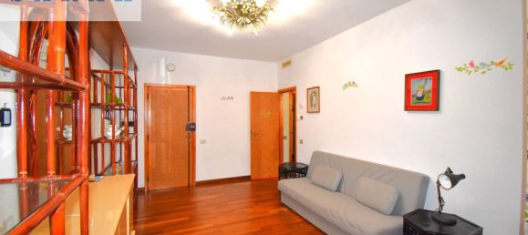 5 rooms Apartment in Viareggio, Italy No. 164662 2