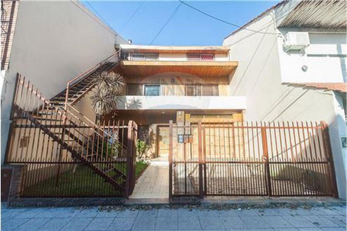 Дом с 8 спальнями в Висенте-Лопес, Аргентина № 15941