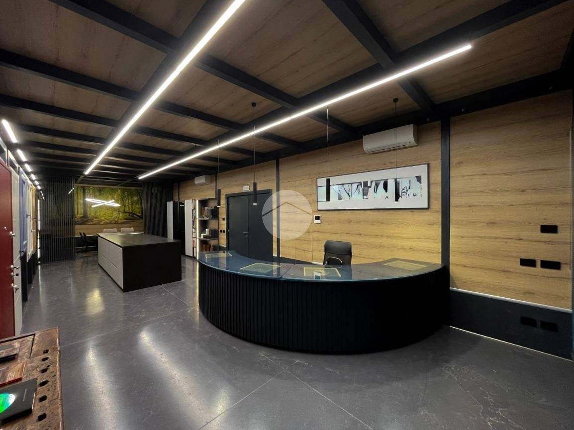 Armazém de 3 divisões em Calcio, Italy N.º 296753