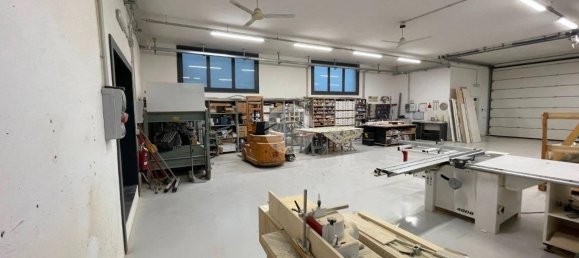 Armazém de 3 divisões em Calcio, Italy N.º 296753 13