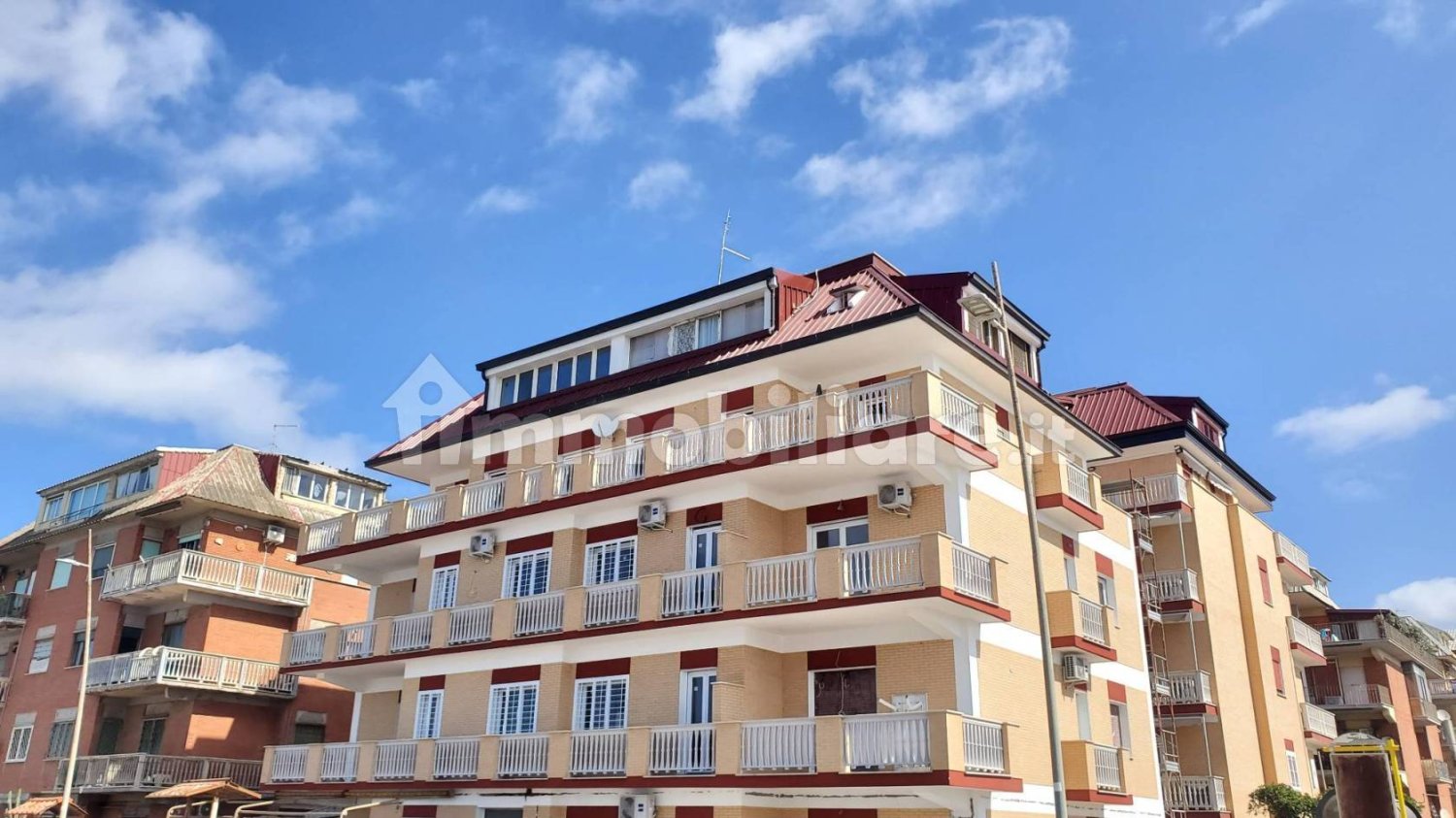 Entrepôt à Rome, Italy 50m² No. 92711