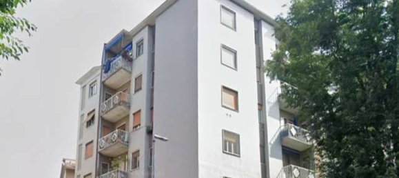 5 rooms Apartment in Vigevano, Italy No. 306699 7