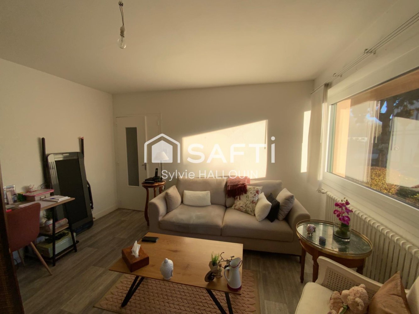 Studio in Chartres, France No. 152389