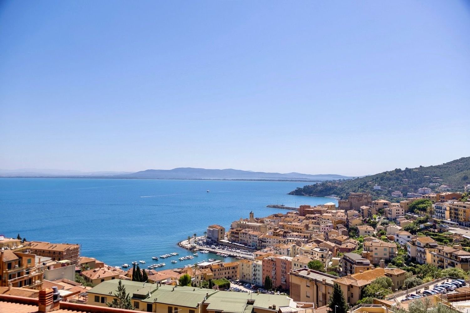 Квартира с 6 комнатами в Монте Арджентарио, Италия № 102994