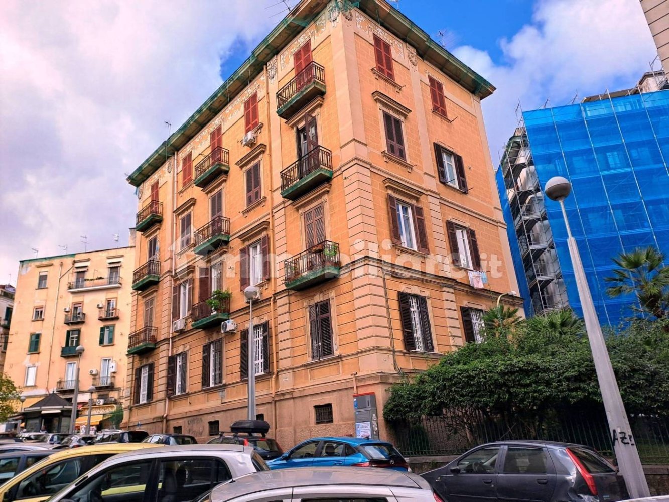 5 bedrooms Apartment in Naples, Italy No. 31549