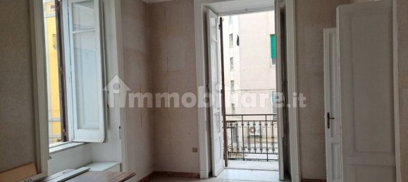 5 bedrooms Apartment in Naples, Italy No. 31549 8